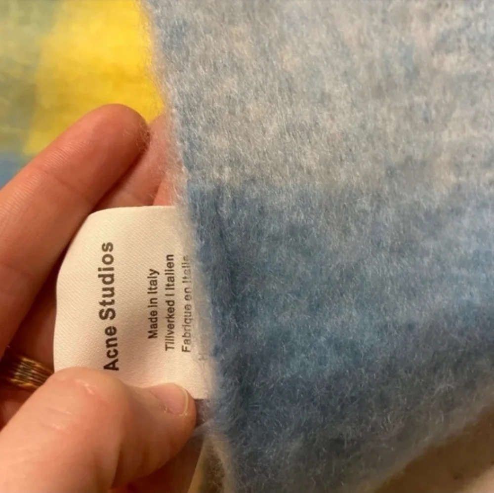 Acne Studios Scarf - Picture 4 of 4